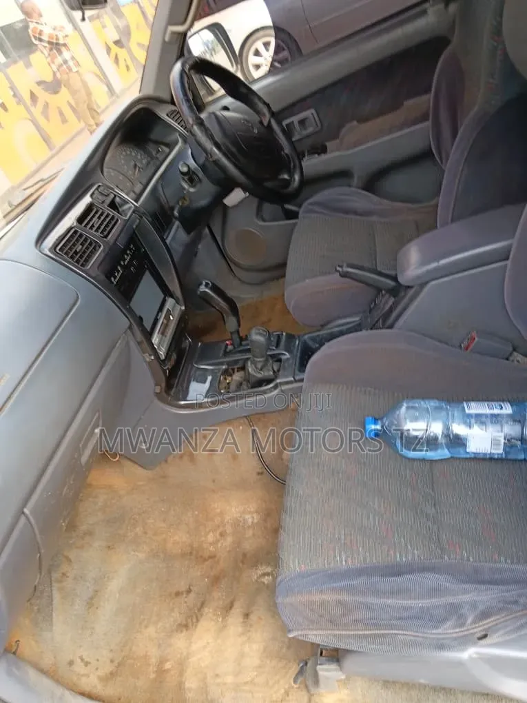 Toyota Hilux Surf 2002 Black