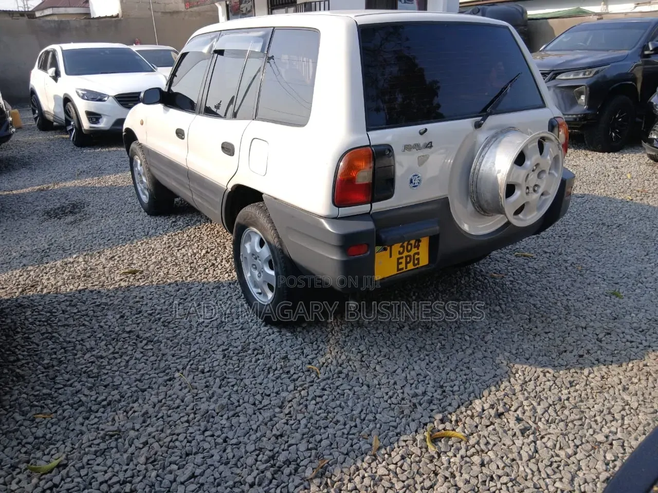 Toyota RAV4 1997 White