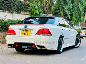 Toyota Crown 2006 White