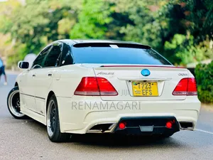 Toyota Crown 2006 White