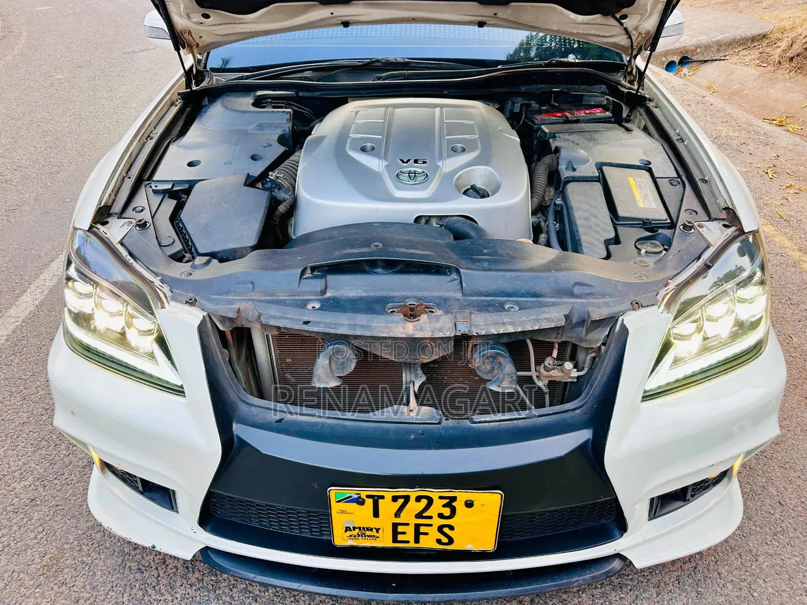 Toyota Crown 2006 White