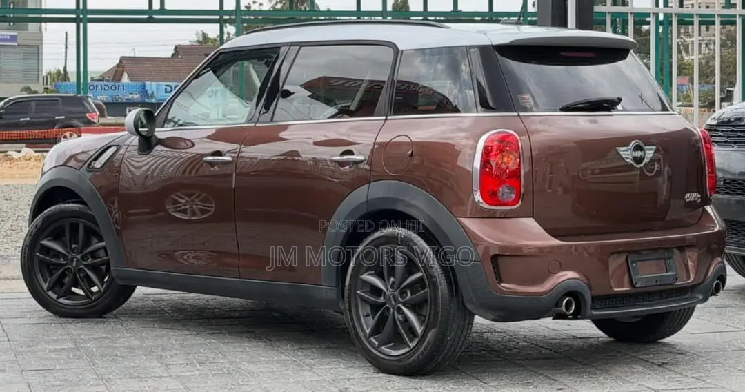 Mini Cooper 2013 Brown