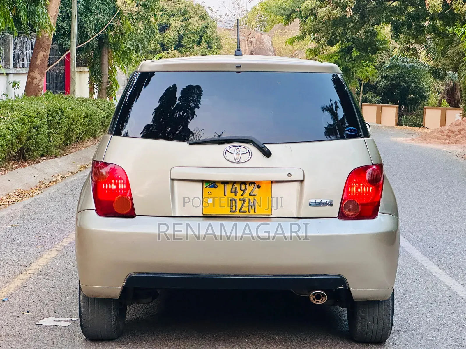 Toyota IST 2005 Silver