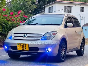 Toyota IST 2005 Silver