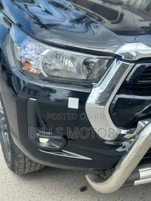 Toyota Hilux 2021 Black