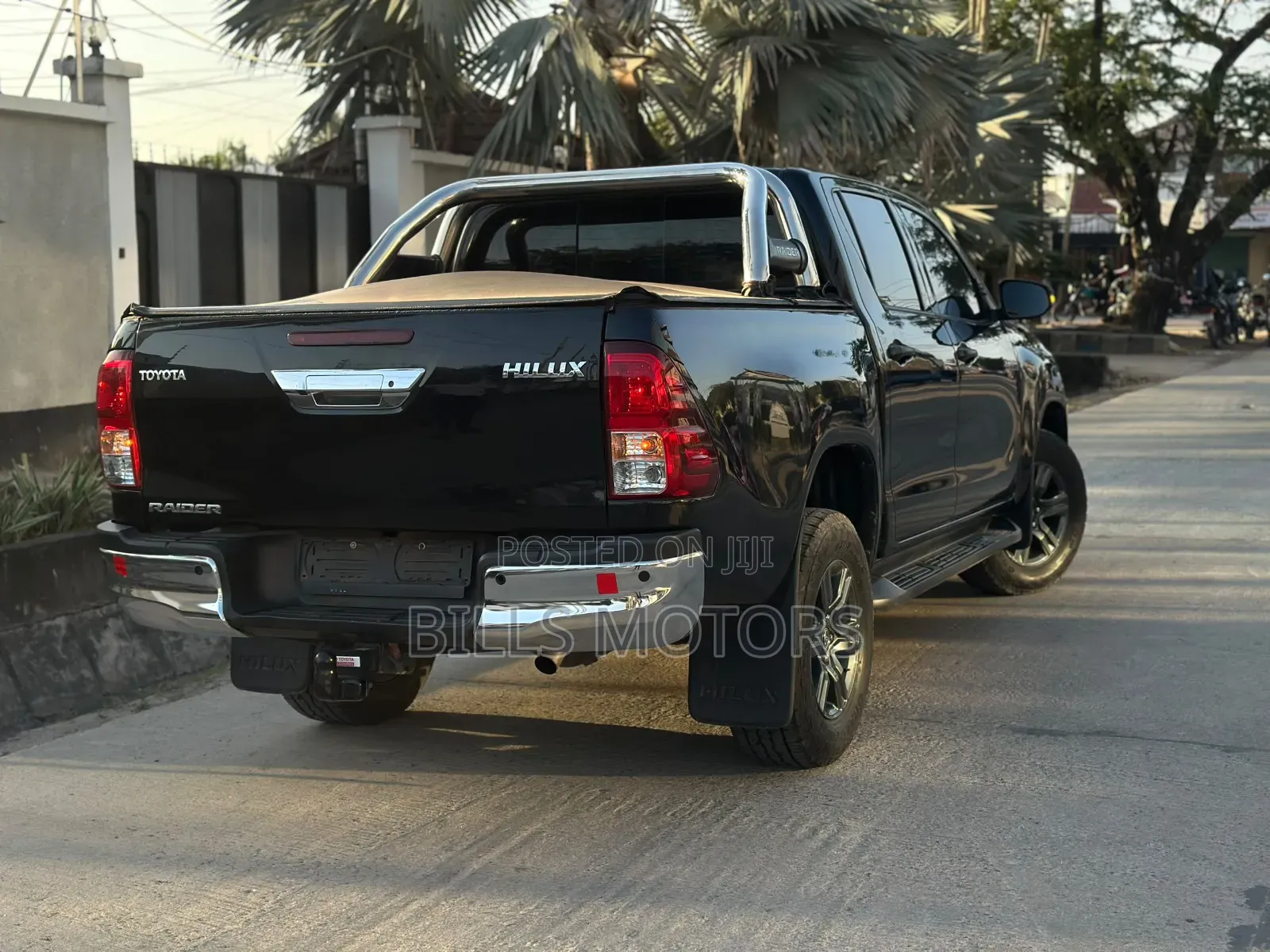 Toyota Hilux 2021 Black