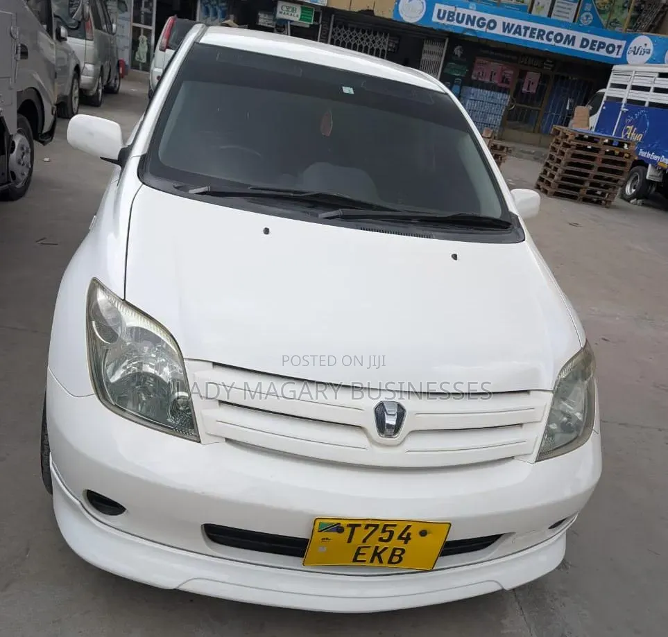 Toyota IST 2004 White