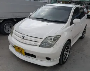 Toyota IST 2004 White