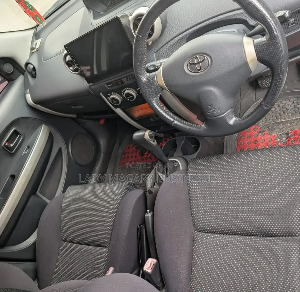 Toyota IST 2004 White