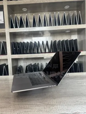 Laptop Apple MacBook 2017 16GB Intel Core i7 SSD 512GB