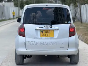 Toyota Ractis 2005 Silver