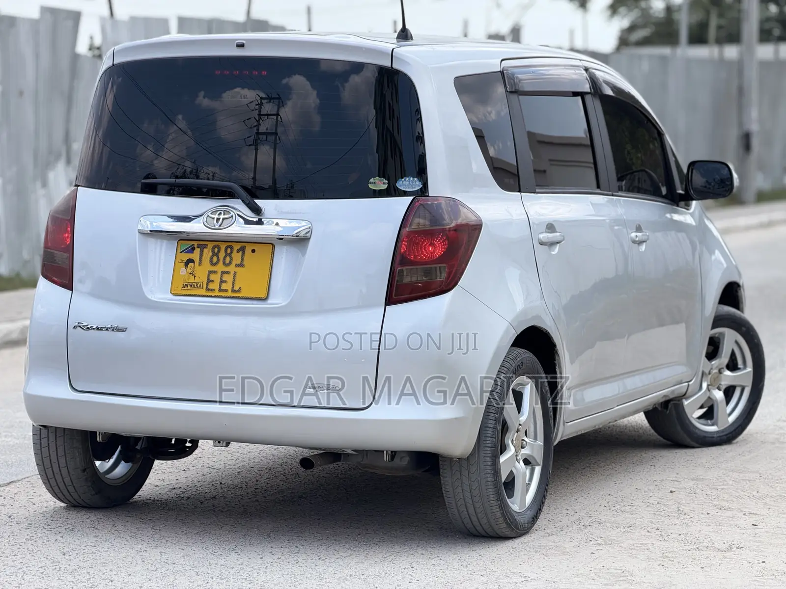 Toyota Ractis 2005 Silver