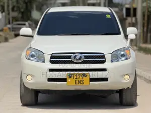 Toyota RAV4 2008 White