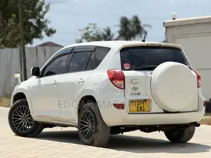 Toyota RAV4 2008 White