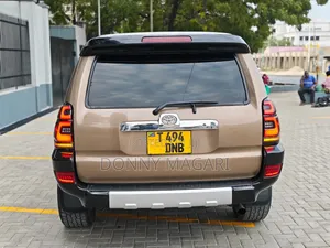 Toyota Hilux Surf 2007 Gold