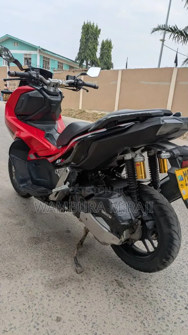 Honda 2025 Red