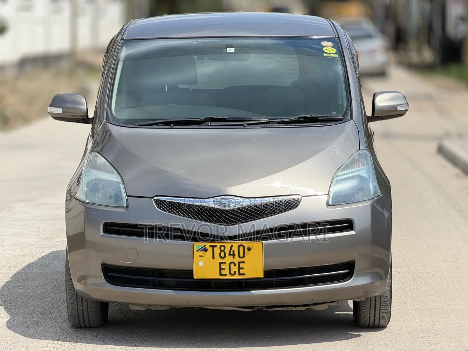 Toyota Ractis 2009 Silver
