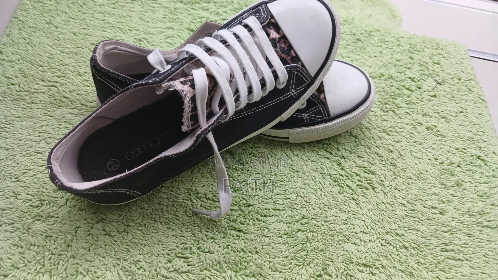 Unisex Sneakers