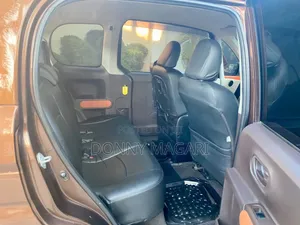 Toyota Porte 2013 Ivory