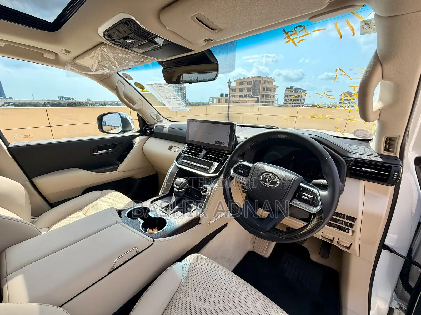 Toyota Land Cruiser LC300 2025 White