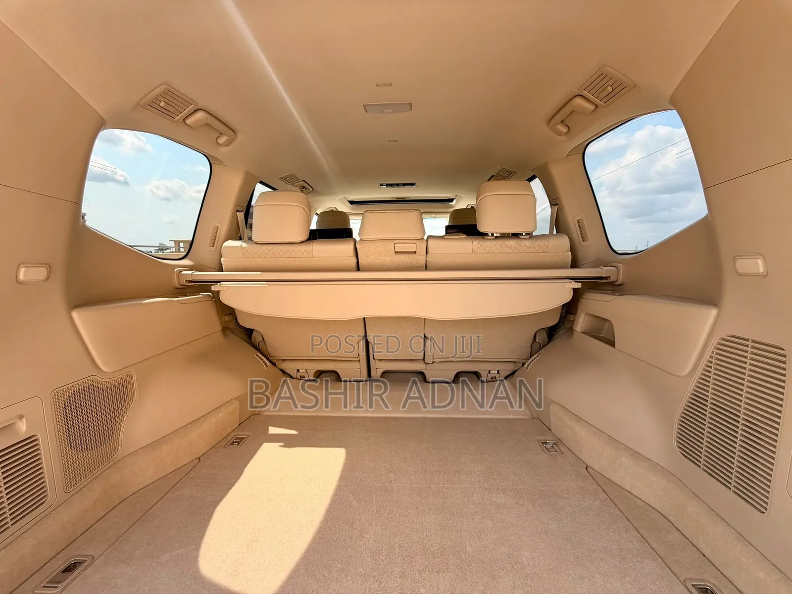 Toyota Land Cruiser LC300 2025 White