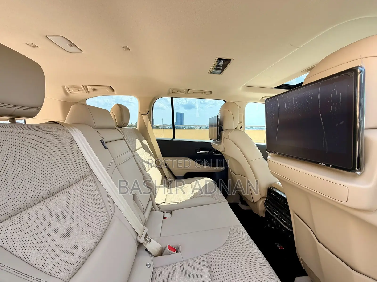 Toyota Land Cruiser LC300 2025 White