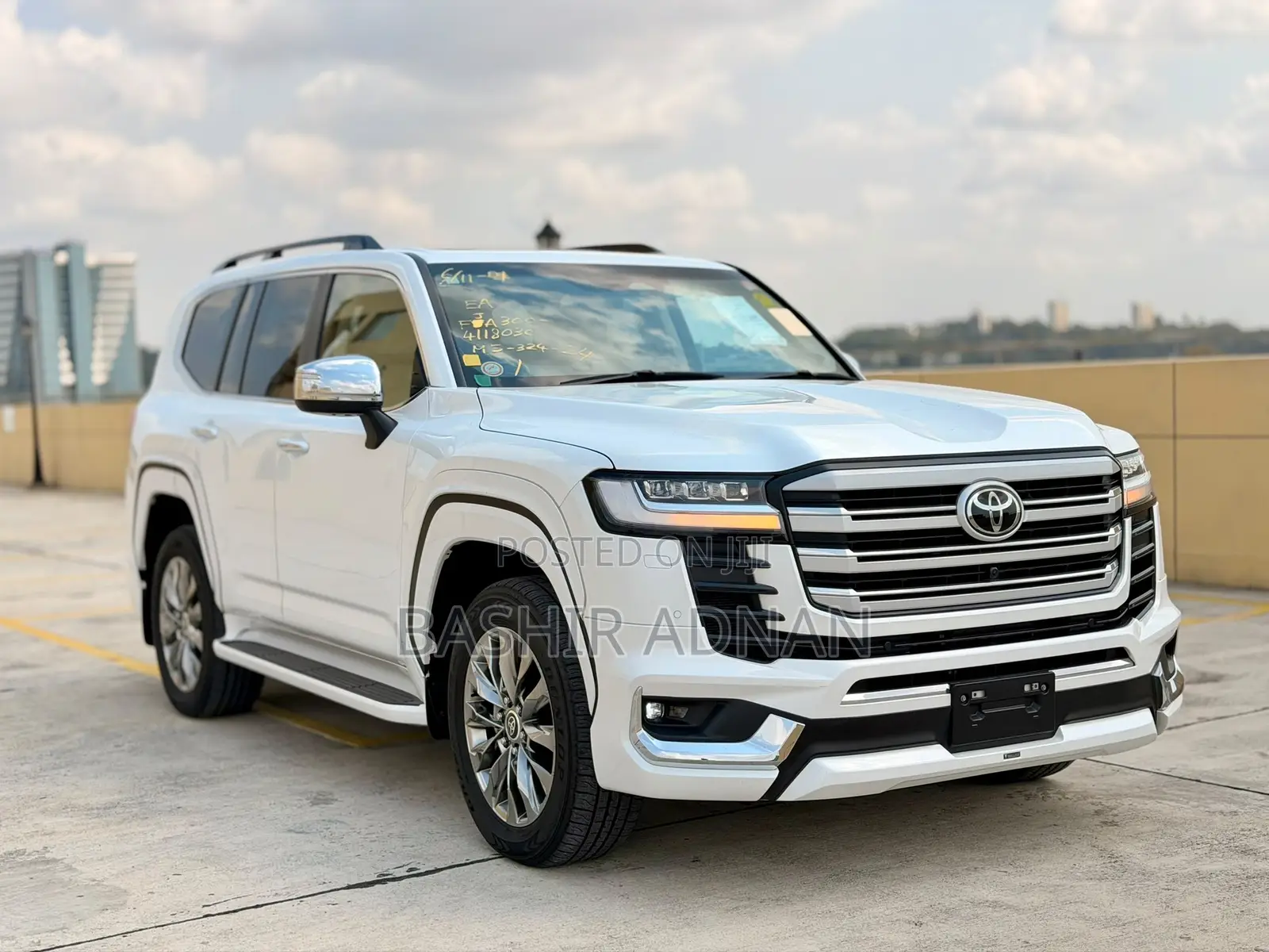 Toyota Land Cruiser LC300 2025 White