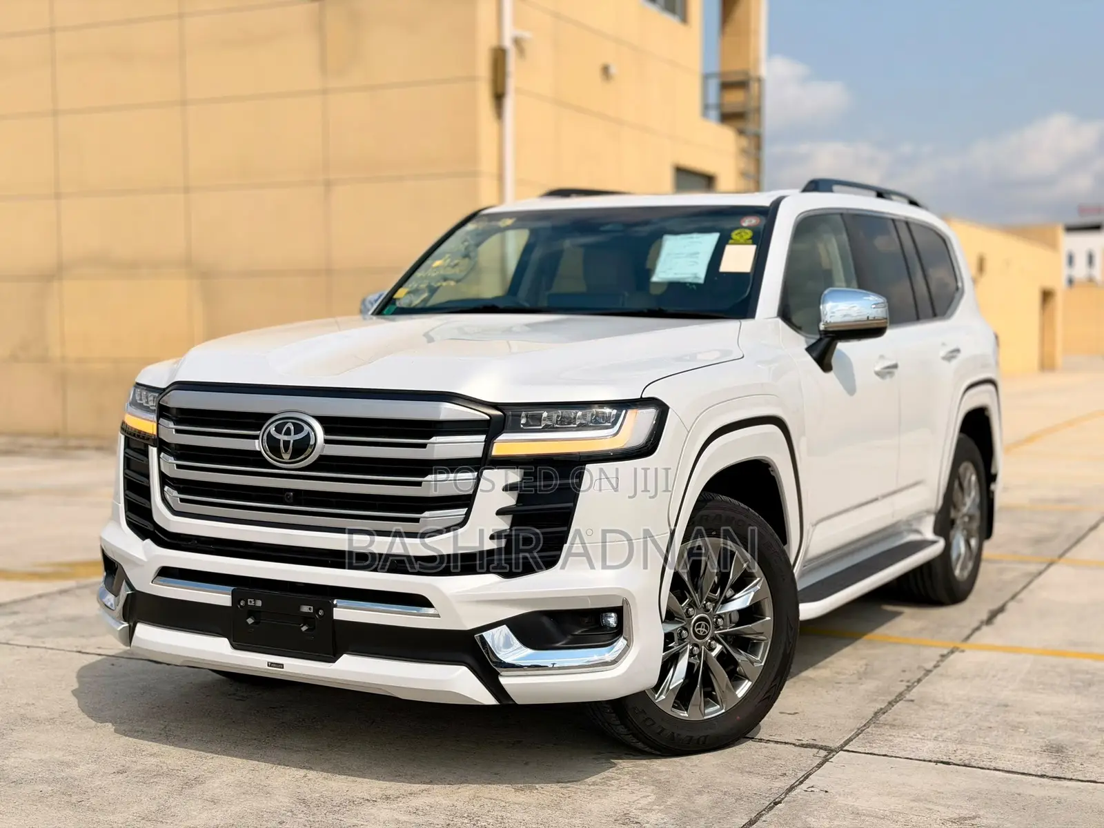 Toyota Land Cruiser LC300 2025 White