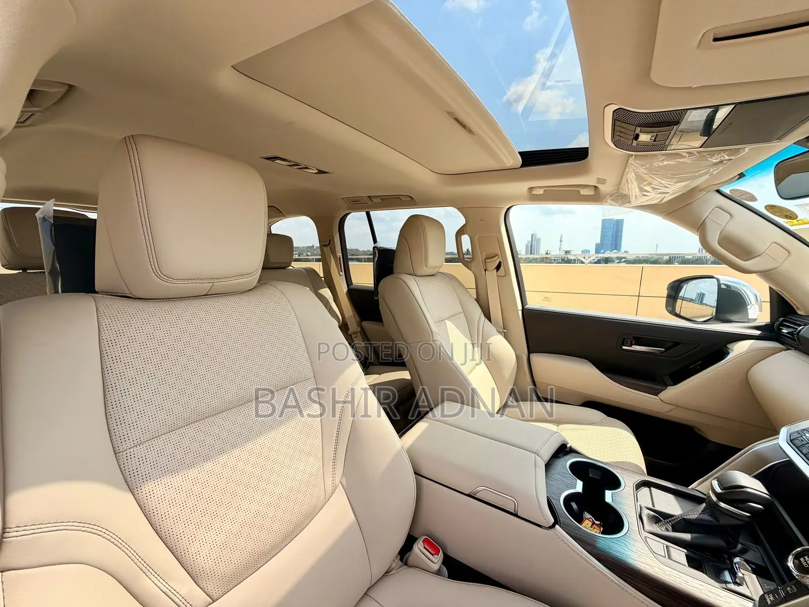 Toyota Land Cruiser LC300 2025 White