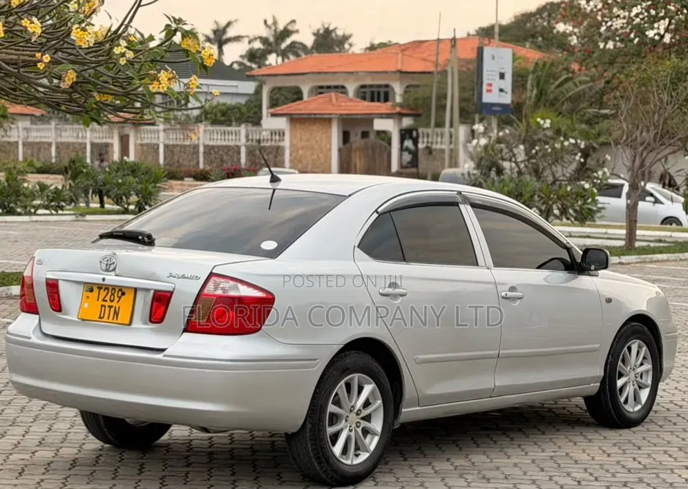 Toyota Premio 2004