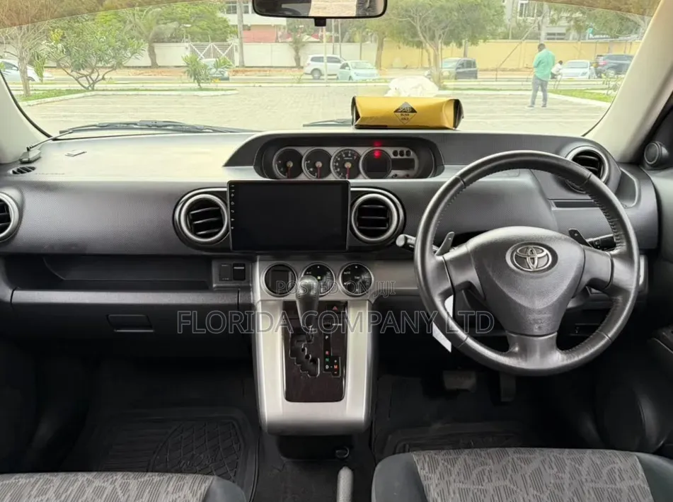 Toyota Corolla Rumion 2010