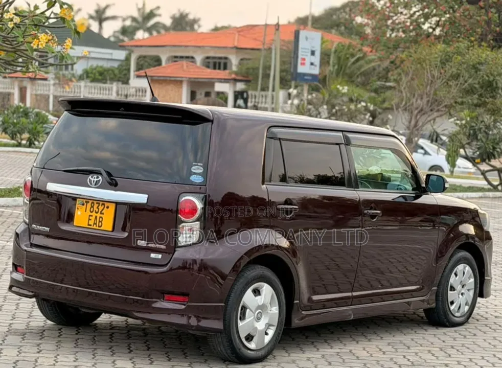 Toyota Corolla Rumion 2010
