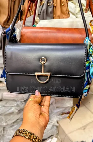 grandé Femme Handbagnice Quality Materialprice: 30,000