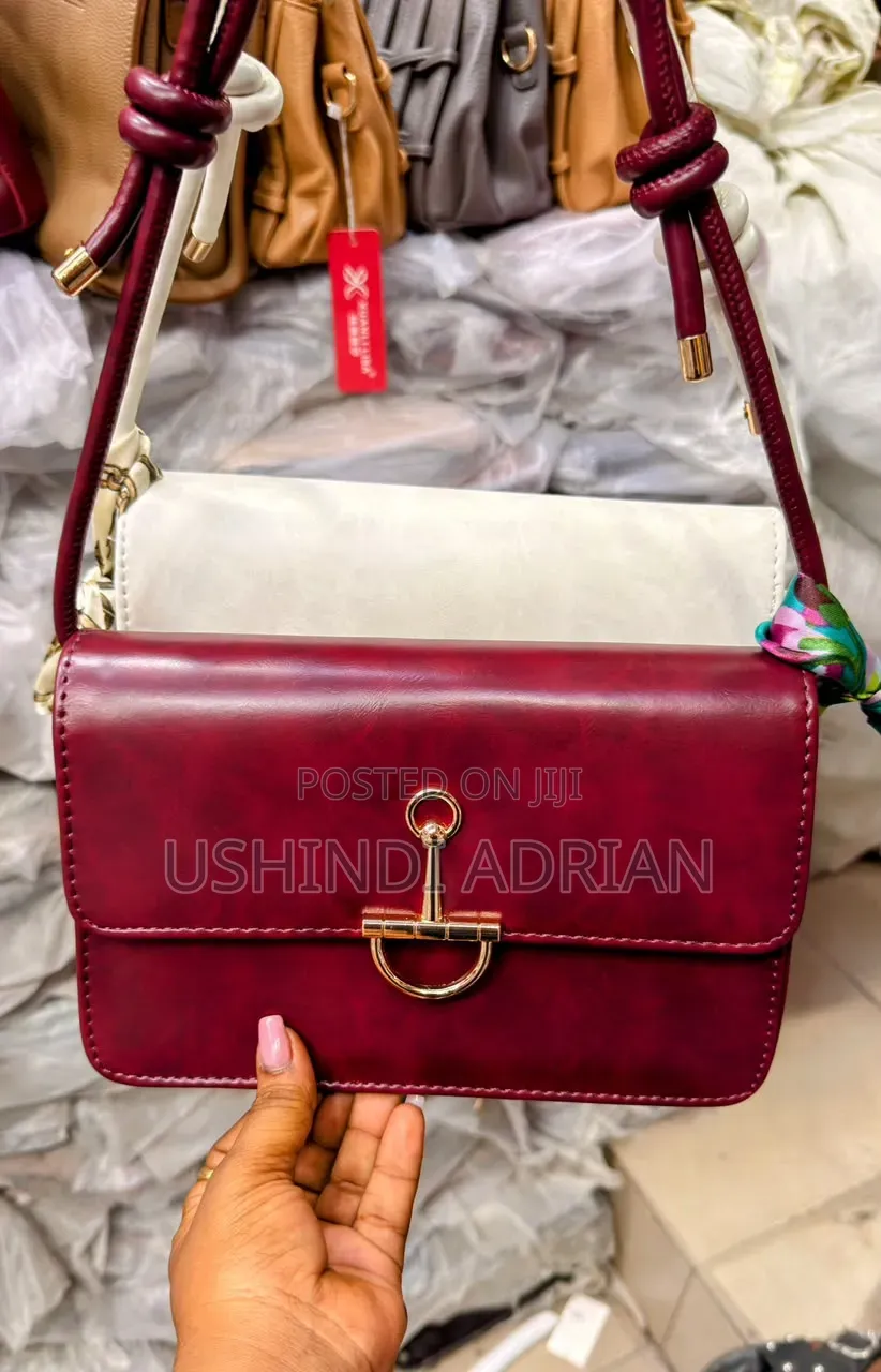 grandé Femme Handbagnice Quality Materialprice: 30,000
