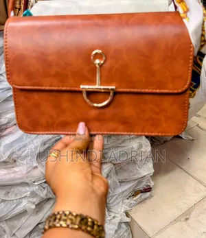 grandé Femme Handbagnice Quality Materialprice: 30,000