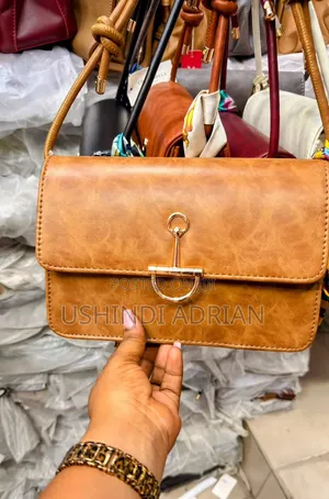 grandé Femme Handbagnice Quality Materialprice: 30,000