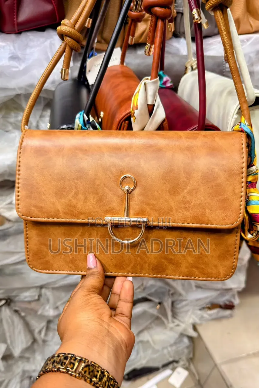 grandé Femme Handbagnice Quality Materialprice: 30,000