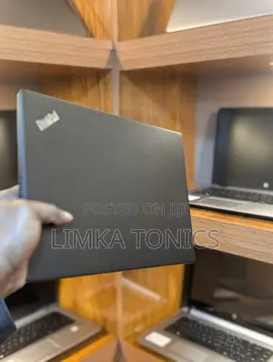 New Laptop Lenovo ThinkPad X390 8GB Intel Core i5 SSD 256GB