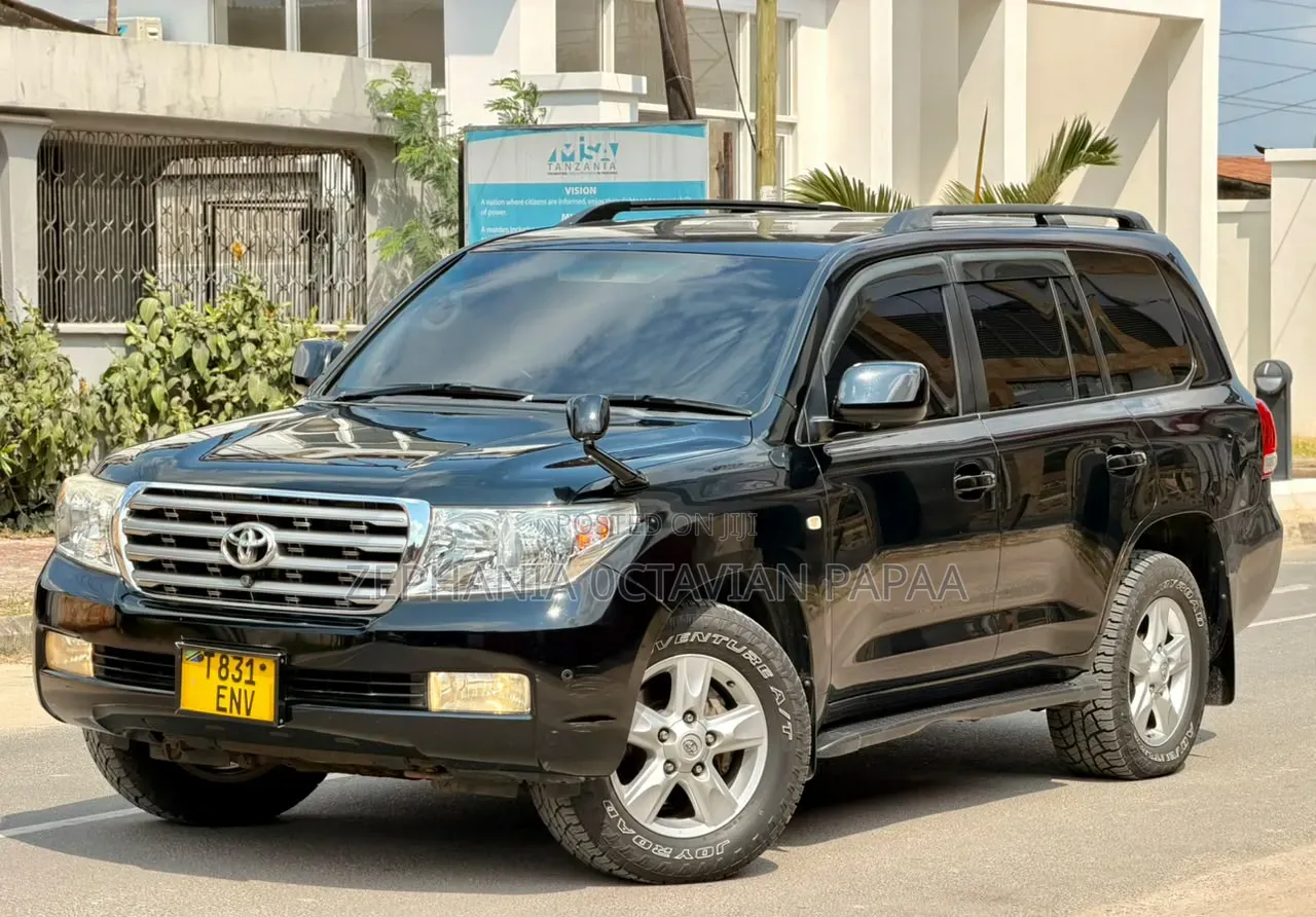 Toyota Land Cruiser 2010 Black