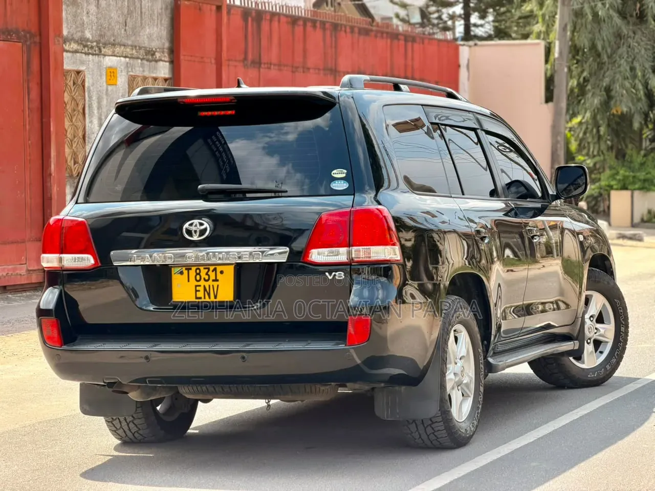 Toyota Land Cruiser 2010 Black