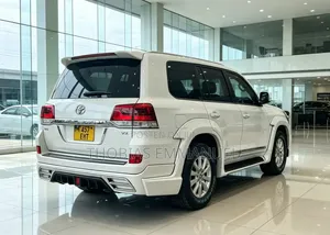 Toyota Land Cruiser 2015 White