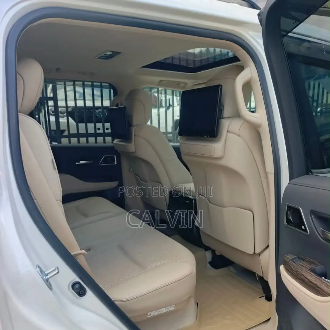 Toyota Land Cruiser 2023 White
