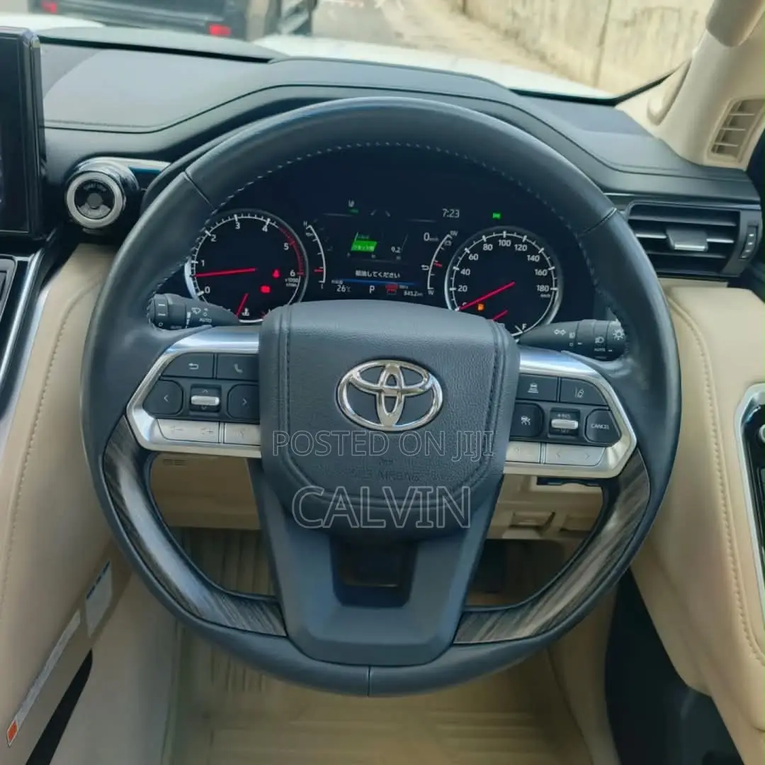 Toyota Land Cruiser 2023 White