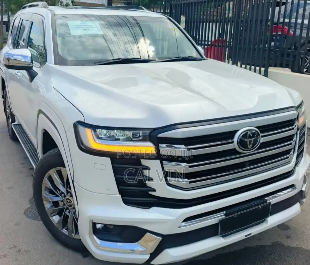 Toyota Land Cruiser 2023 White