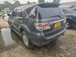 Toyota Fortuner 2013 Gray