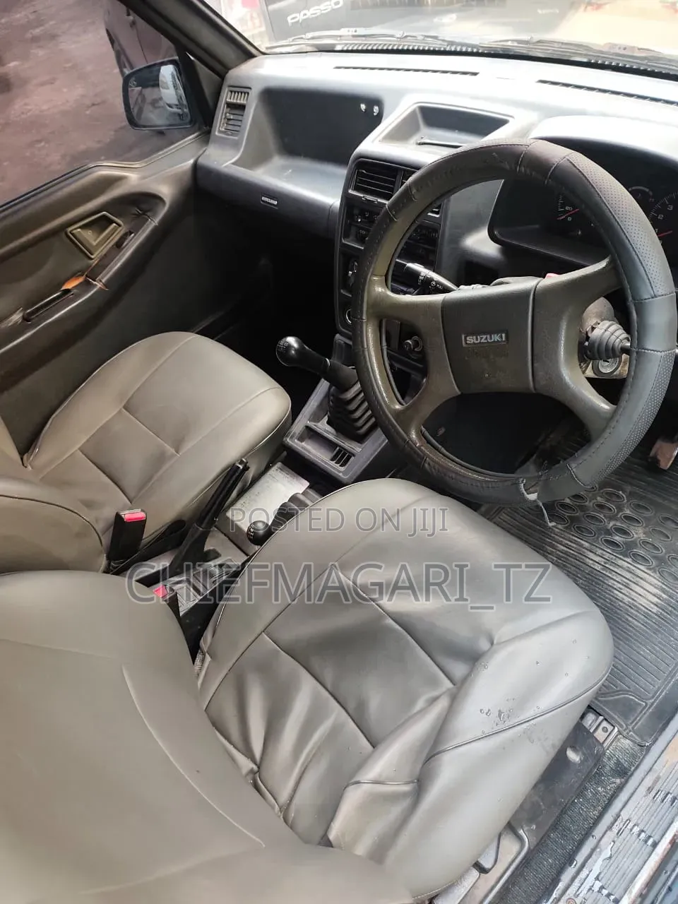 Suzuki Escudo 1998 Gray