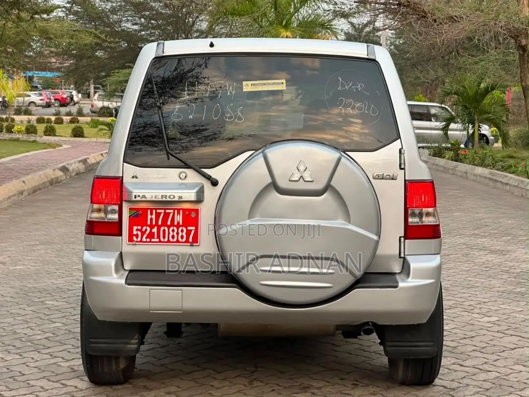 Mitsubishi Pajero 2.0 Pininfarina Automatic 2001 Silver
