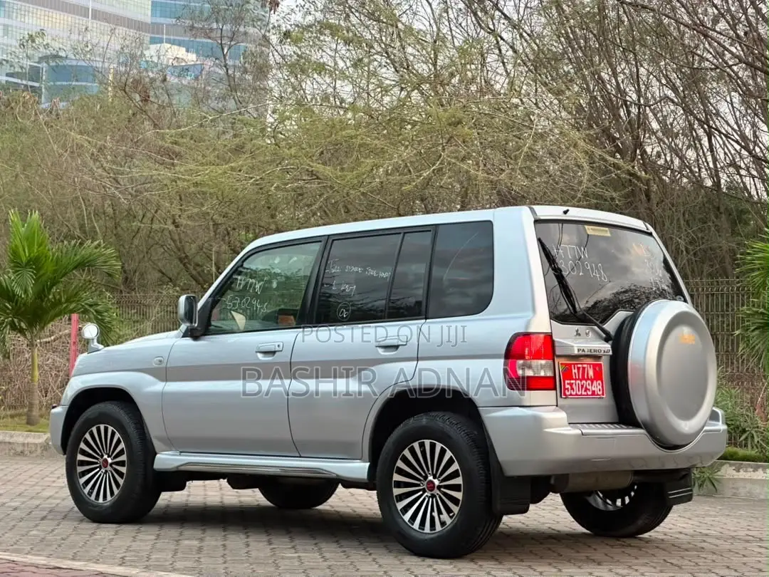 Mitsubishi Pajero 2.0 Pininfarina Automatic 2001 Silver