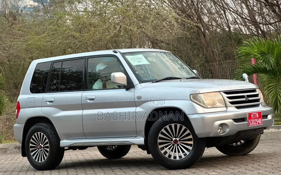 Mitsubishi Pajero 2.0 Pininfarina Automatic 2001 Silver