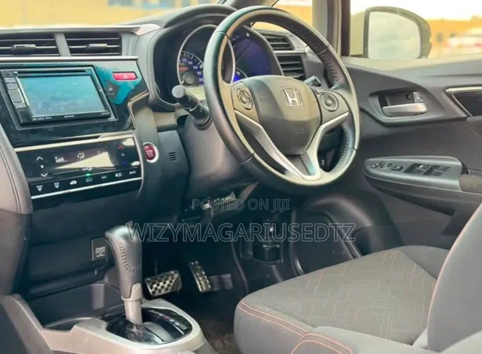 Honda Fit 2013 Off white